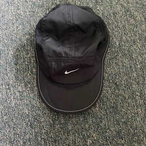 Women’s Nike hat - black